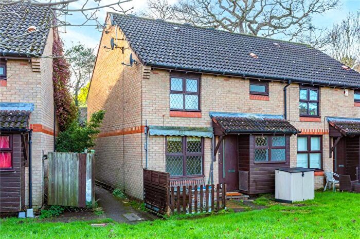 1 Bedroom Semi Detached House For Sale In Rowhurst Avenue, Addlestone, Surrey, KT15