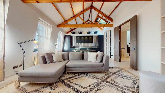 3 Bedroom Flat To Rent In Cadogan Square, London, SW1X