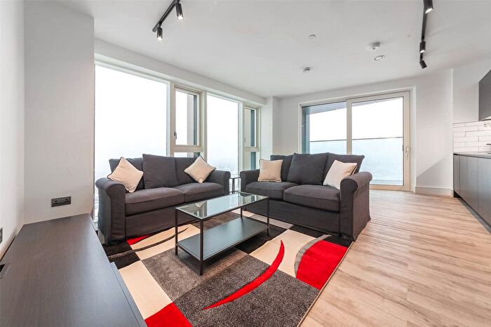 2 Bedroom Flat To Rent In Portal Way, London, W3