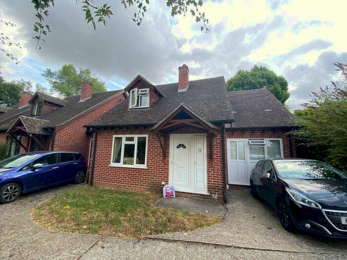 1 Bedroom Link Detached House To Rent In Medway Close Thatcham, RG18