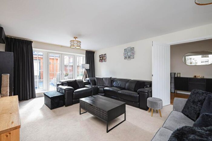 4 Bedroom Detached House For Sale In Cook Way, Horsham, RH12