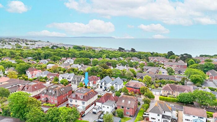 2 Bedroom Flat For Sale In Stuart Road, Highcliffe, Christchurch, BH23