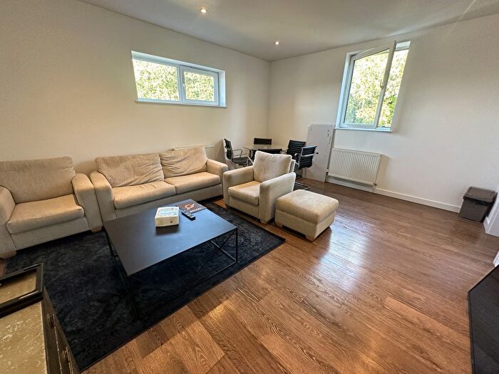2 Bedroom Flat To Rent In Broads Foundry, Trumpers Way, London, W7