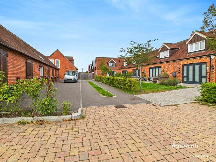 5 Bedroom Barn Conversion For Sale In James Farm, James Lane, Grazeley Green, Reading, RG7