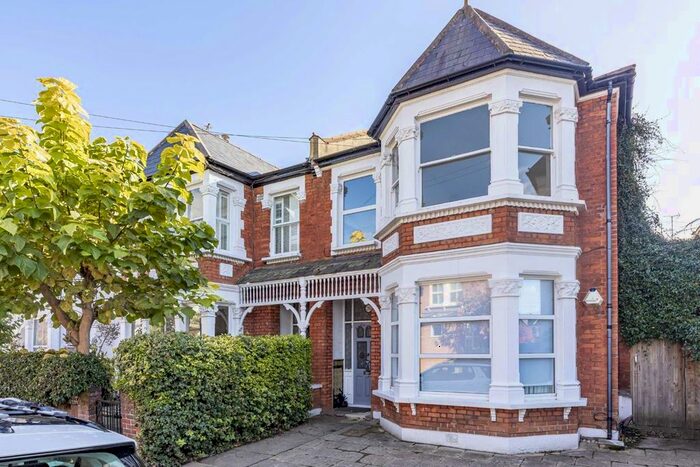 4 Bedroom Flat To Rent In Denton Road, TW1