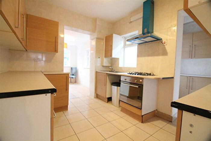 7 Bedroom Property To Rent In Great West Road, Isleworth, TW7