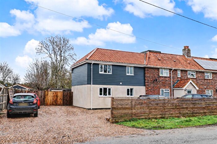 5 Bedroom Semi-Detached House For Sale In , Eleven Mile Lane, Suton, Norfolk, NR18