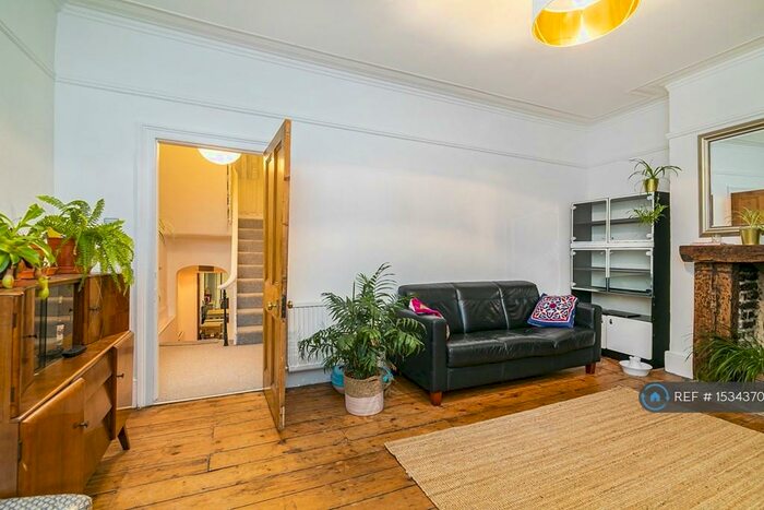 3 Bedroom Maisonette To Rent In Bulwer Road, London, E11