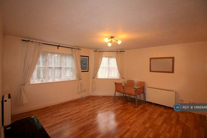 2 Bedroom Flat To Rent In Blessing Way, Barking, IG11