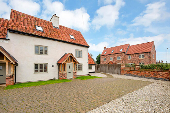 4 Bedroom Semi-Detached House For Sale In Grantham Road, Bottesford, NG13