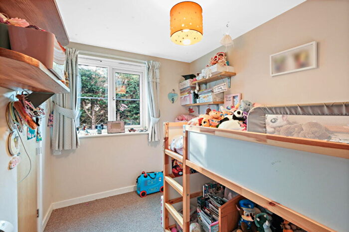 2 Bedroom Apartment For Sale In Yeomans Close, Astwood Bank, Redditch, B96