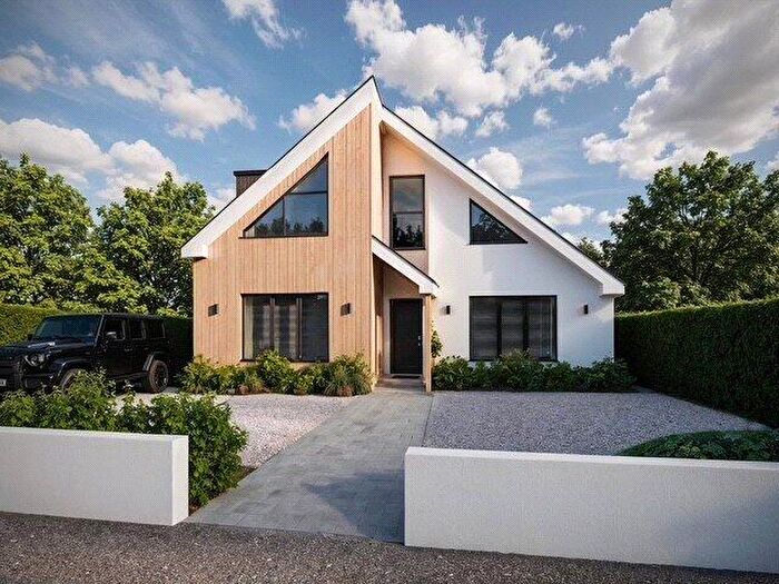 4 Bedroom Detached House For Sale In Wellington Avenue, Christchurch, Dorset, BH23