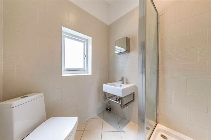 2 Bedroom Flat To Rent In Ommaney Road, New Cross, SE14