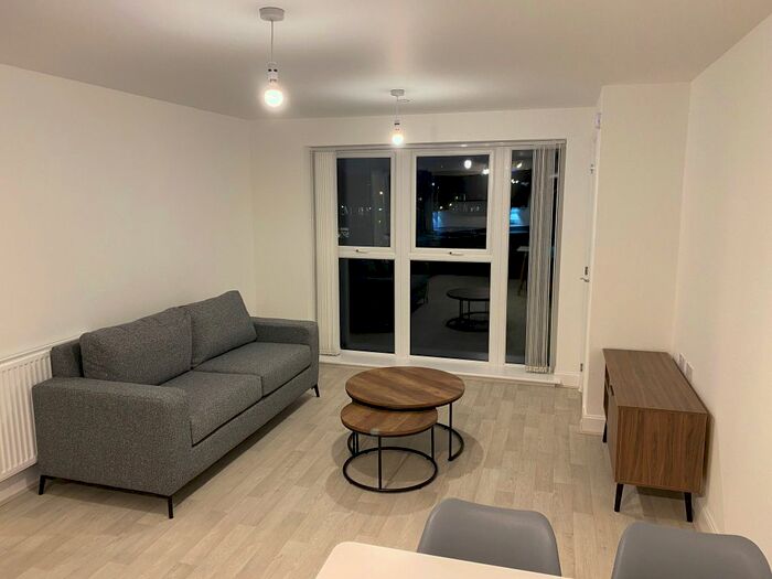 2 Bedroom Flat To Rent In St Lukes Road, Birmingham City Centre, B5