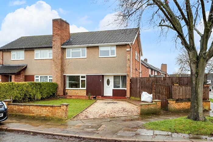 3 Bedroom Semi Detached House For Sale In Woodford Close, Barton Seagrave, NN15