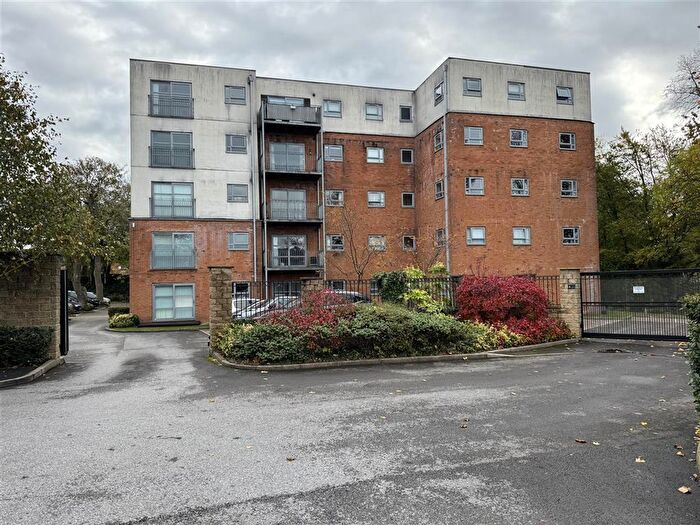 2 Bedroom Flat For Sale In Stamford Street East, Ashton-Under-Lyne, OL6
