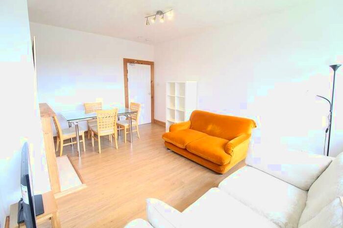 3 Bedroom Flat To Rent In Craigievar Crescent, Garthdee, AB10