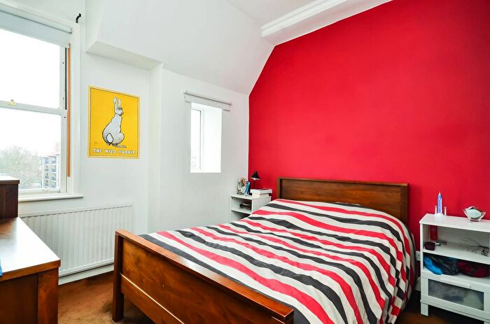 1 Bedroom Flat To Rent In Macaulay Road, Clapham, London, SW4