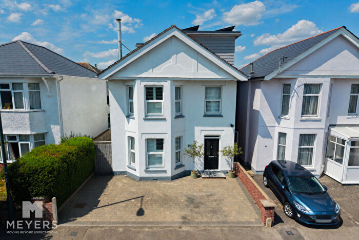 6 Bedroom Detached House For Sale In Beaufort Road, Bournemouth, BH6