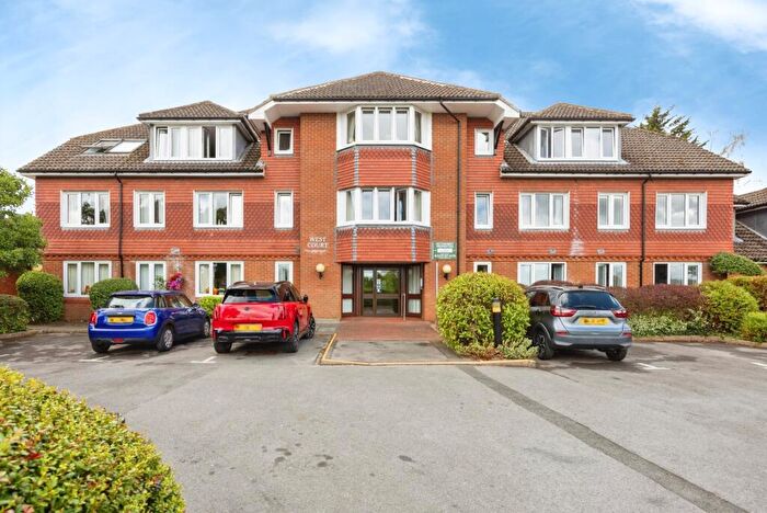1 Bedroom Flat For Sale In Burpham Lane, Guildford, Surrey, GU4