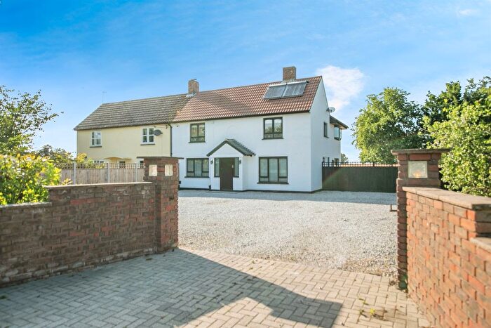 3 Bedroom Semi-Detached House For Sale In Birch Holt Cottages, Layer Marney, Colchester, CO5