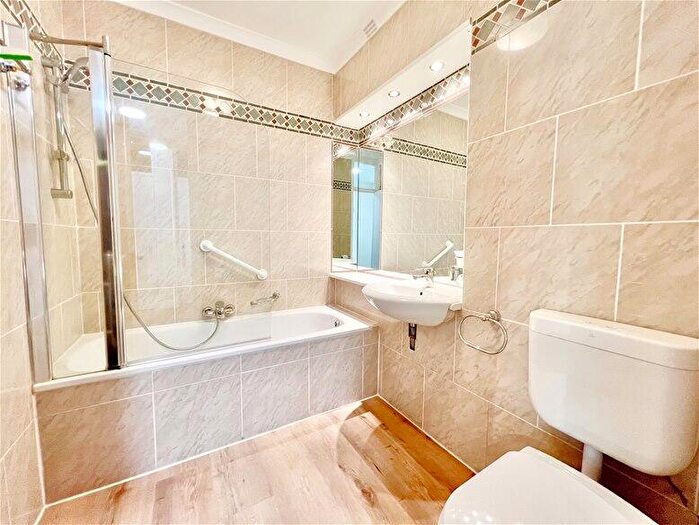 1 Bedroom Flat To Rent In Gabrielle Court, Lancaster Grove, Belsize Park, NW3