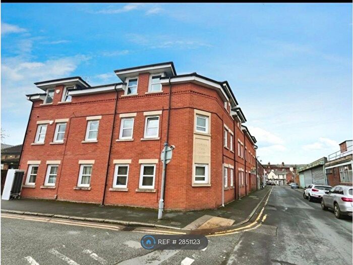 2 Bedroom Flat To Rent In Reynold St, Hyde, SK14