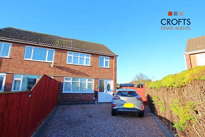 3 Bedroom Semi-Detached House For Sale In Valda Vale, Immingham, DN40