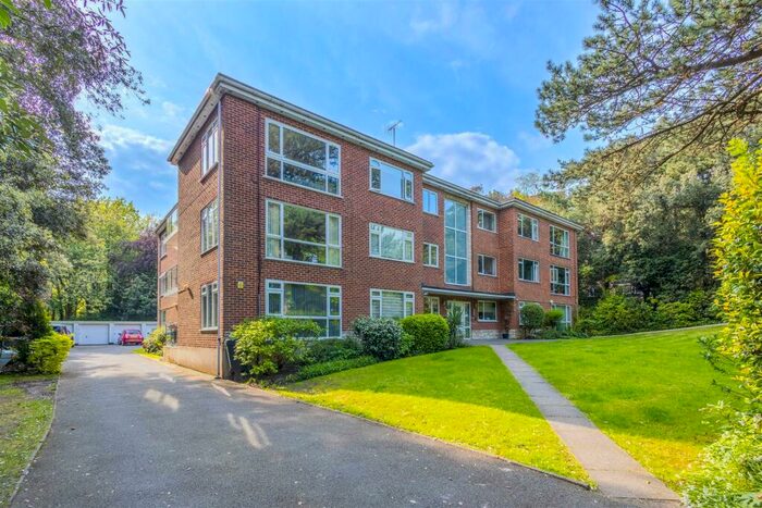 2 Bedroom Apartment To Rent In Dean Park Road, Bournemouth, BH1
