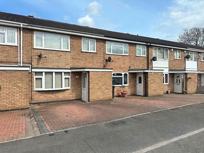 3 Bedroom Terraced House For Sale In Little Barley Close, Leicester, LE4