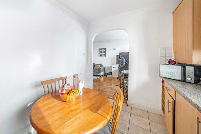 1 Bedroom Flat For Sale In Moreland Street, Clerkenwell, EC1V