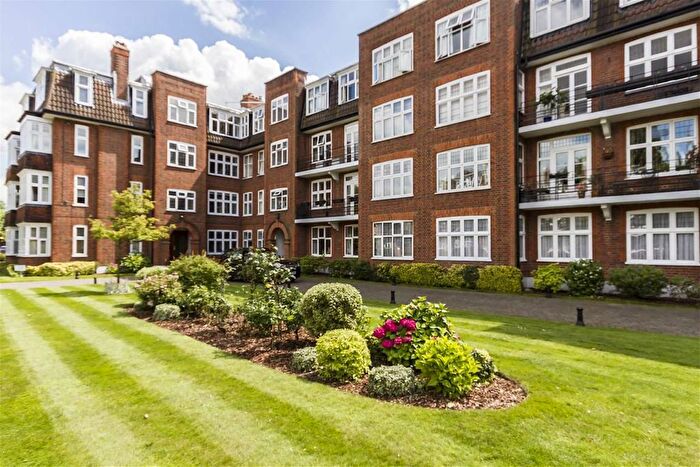 2 Bedroom Flat To Rent In Portsmouth Road, Surbiton, KT6