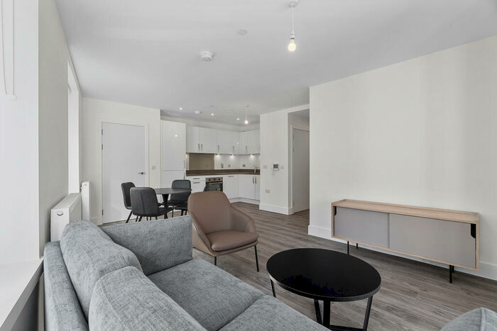 2 Bedroom Apartment To Rent In Fortunes Dock, Canning Town London, E16
