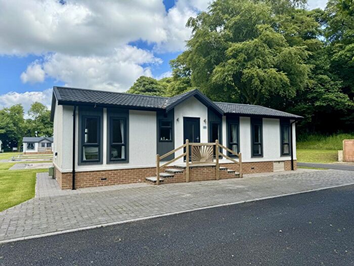 2 Bedroom Park Home For Sale In Omar Newmarket, Earthswood Country Park, Bank End, Clayton West, West Yorkshire, HD8