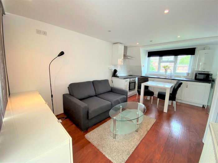 Studio To Rent In Greyhound Road, Hammersmith, London, W6
