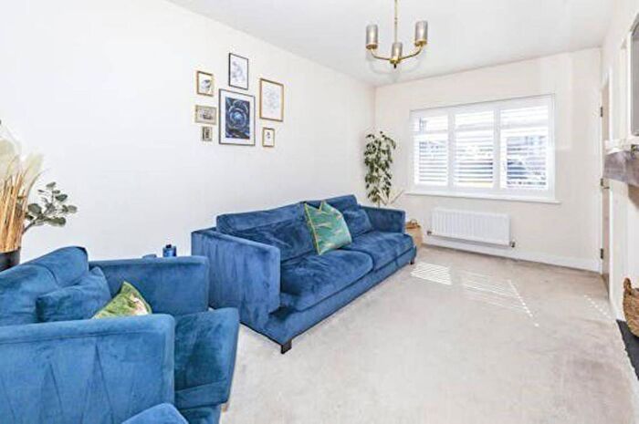 2 Bedroom End Of Terrace House For Sale In Cygnet Way, Maidenhead, SL6