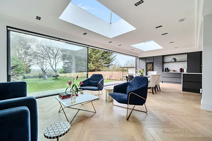 5 Bedroom Detached House For Sale In Bromley Common, Bromley, BR2