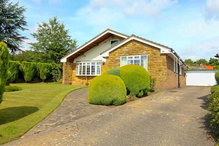 3 Bedroom Detached Bungalow To Rent In Hall Park Grove, Scalby, Scarborough YO13