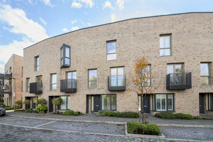 3 Bedroom Town House To Rent In Meadowsweet Way, Headington, Oxford, OX3