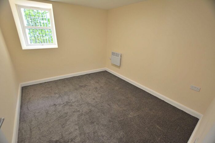 2 Bedroom Flat To Rent In Cemetery Road, Porth, CF39