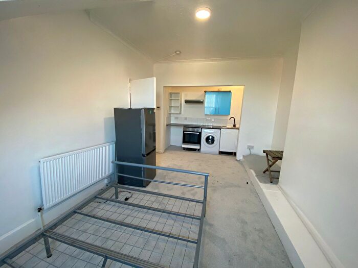 1 Bedroom Studio To Rent In High Street Wanstead, London, E11