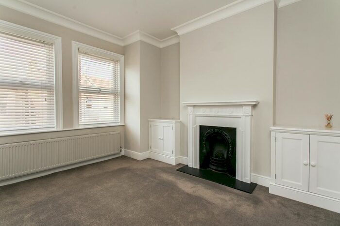 2 Bedroom Flat To Rent In Leverson Street, London SW16