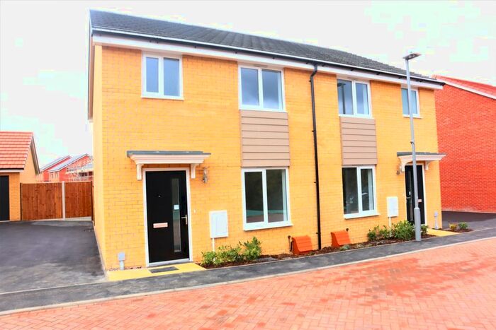 3 Bedroom Semi-Detached House To Rent In Beltex Crescent, Whitehouse, Milton Keynes, MK8