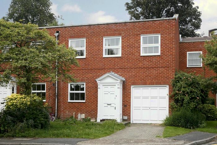 4 Bedroom End Of Terrace House To Rent In Leeward Gardens, London, SW19