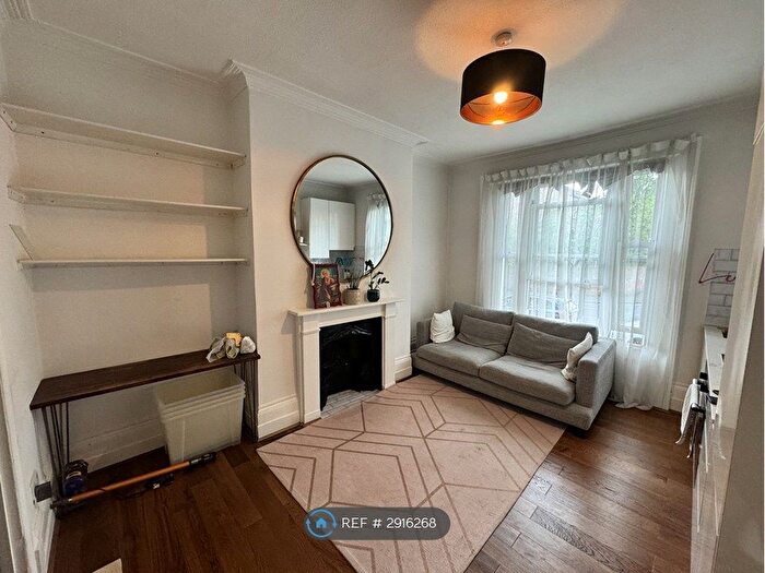 Studio To Rent In Arragon Road, Twickenham, TW1