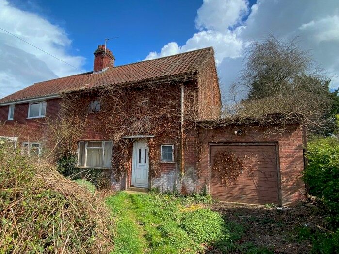 3 Bedroom Semi-Detached House For Sale In Stocks Hill, Bawburgh, Norwich, Norfolk, NR9