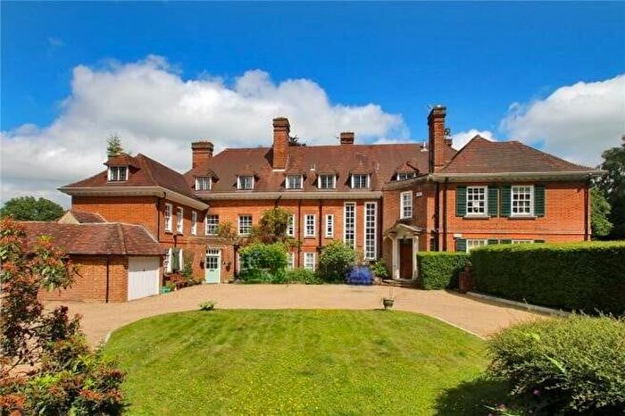 3 Bedroom Flat For Sale In Seal Chart, Sevenoaks, TN15