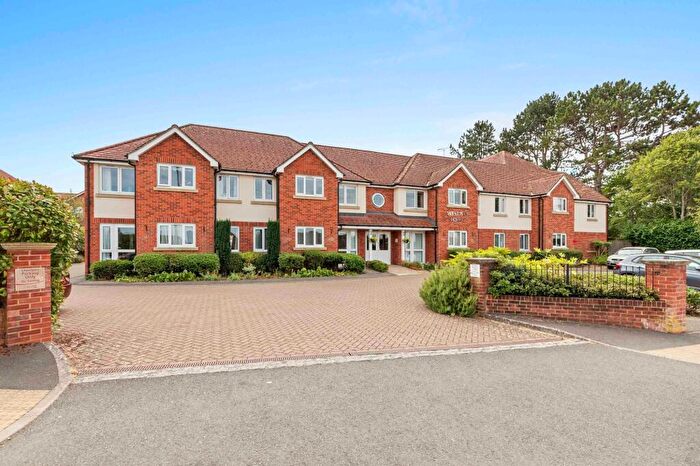 1 Bedroom Flat For Sale In Wellington Avenue, Princes Risborough, HP27