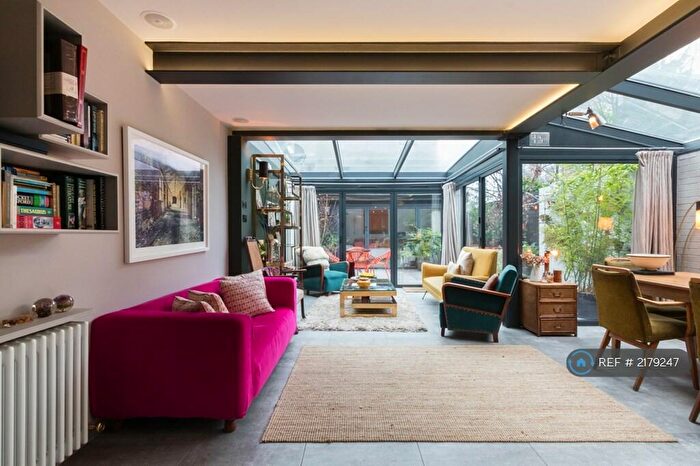 2 Bedroom Flat To Rent In Willesden, London, NW2