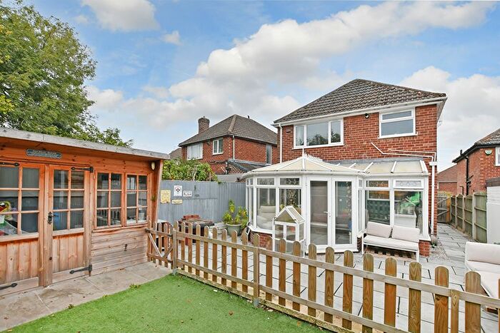 3 Bedroom Detached House For Sale In Cheetham Avenue, Unstone, Dronfield, Derbyshire, S18